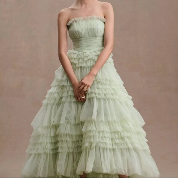 Mac Duggal Dresses & Skirts - Mac Duggal Strapless Light Green Tulle Dress